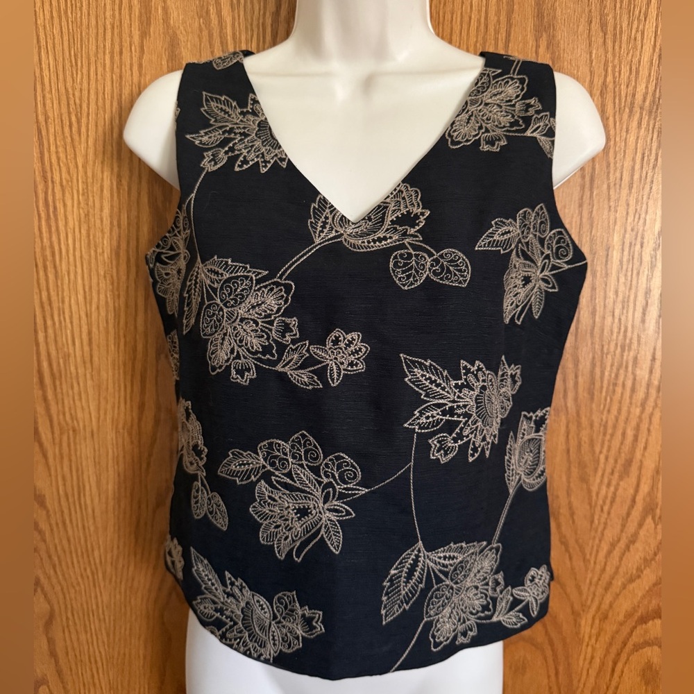 Tommy Bahama 100% Silk Black Tank Top Embroidered Sleeveless Blouse Women's Sz 4